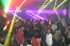 Foto de la galería: Con toda la animación del Dj Vaca, lo mejor de la primera Fiesta Retro y noche con amigos en el nuevo Espacio Gala 