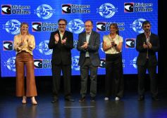 Foto de la galería: De la noche de premiación y el espectáculo de drones, parte de la celebración que sigue los 25 años de Misiones Online