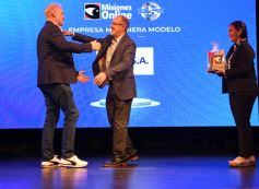 Foto de la galería: De la noche de premiación y el espectáculo de drones, parte de la celebración que sigue los 25 años de Misiones Online