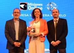 Foto de la galería: De la noche de premiación y el espectáculo de drones, parte de la celebración que sigue los 25 años de Misiones Online