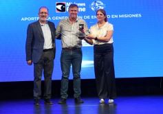 Foto de la galería: De la noche de premiación y el espectáculo de drones, parte de la celebración que sigue los 25 años de Misiones Online