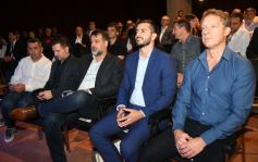 Foto de la galería: De la noche de premiación y el espectáculo de drones, parte de la celebración que sigue los 25 años de Misiones Online