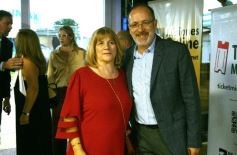 Sixto Fotografías. Sociedad. Misiones Online - De la noche de premiación y el espectáculo de drones, parte de la celebración que sigue los 25 años de Misiones Online