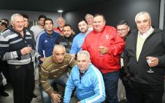 Foto de la galería: Celebrando los 100 años de El Territorio: brindis y reencuentro con amistades entrañables de la gran familia del Terri