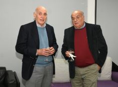 Foto de la galería: Celebrando los 100 años de El Territorio: brindis y reencuentro con amistades entrañables de la gran familia del Terri