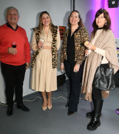 Foto de la galería: Celebrando los 100 años de El Territorio: brindis y reencuentro con amistades entrañables de la gran familia del Terri