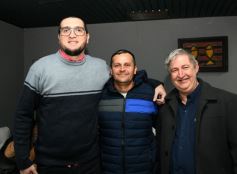 Foto de la galería: Celebrando los 100 años de El Territorio: brindis y reencuentro con amistades entrañables de la gran familia del Terri