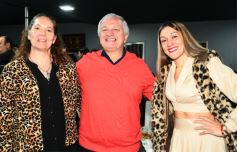 Foto de la galería: Celebrando los 100 años de El Territorio: brindis y reencuentro con amistades entrañables de la gran familia del Terri