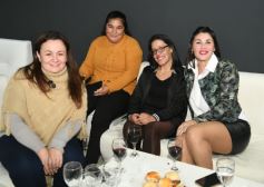 Foto de la galería: Celebrando los 100 años de El Territorio: brindis y reencuentro con amistades entrañables de la gran familia del Terri