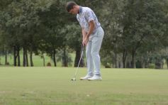 Foto de la galería: Torneo de Golf Copa Aniversario: el posadeño Agustín Guaglianone se coronó campeón en el centenario del Territorio