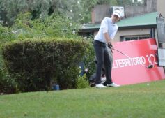 Foto de la galería: Torneo de Golf Copa Aniversario: el posadeño Agustín Guaglianone se coronó campeón en el centenario del Territorio