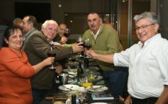 Foto de la galería: Con el festejo del centenario: ex compañeros y amigos de El Territorio en un encuentro de camaradería en Mendieta