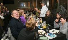 Foto de la galería: Con el festejo del centenario: ex compañeros y amigos de El Territorio en un encuentro de camaradería en Mendieta