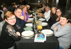 Foto de la galería: Con el festejo del centenario: ex compañeros y amigos de El Territorio en un encuentro de camaradería en Mendieta