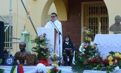 Foto de la galería: En honor a Fátima: con promesas y agradecimientos, los fieles cumplieron otra gran manifestación de fe a la Virgen