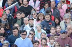 Foto de la galería: En honor a Fátima: con promesas y agradecimientos, los fieles cumplieron otra gran manifestación de fe a la Virgen