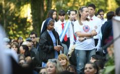 Foto de la galería: En honor a Fátima: con promesas y agradecimientos, los fieles cumplieron otra gran manifestación de fe a la Virgen