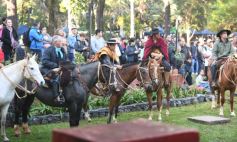 Foto de la galería: En honor a Fátima: con promesas y agradecimientos, los fieles cumplieron otra gran manifestación de fe a la Virgen