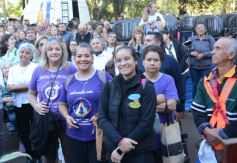 Foto de la galería: En honor a Fátima: con promesas y agradecimientos, los fieles cumplieron otra gran manifestación de fe a la Virgen