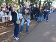 Foto de la galería: En honor a Fátima: con promesas y agradecimientos, los fieles cumplieron otra gran manifestación de fe a la Virgen