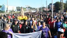 Foto de la galería: En honor a Fátima: con promesas y agradecimientos, los fieles cumplieron otra gran manifestación de fe a la Virgen