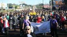 Foto de la galería: En honor a Fátima: con promesas y agradecimientos, los fieles cumplieron otra gran manifestación de fe a la Virgen