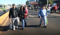 Foto de la galería: En honor a Fátima: con promesas y agradecimientos, los fieles cumplieron otra gran manifestación de fe a la Virgen