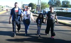 Foto de la galería: En honor a Fátima: con promesas y agradecimientos, los fieles cumplieron otra gran manifestación de fe a la Virgen