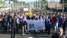 Foto de la galería: En honor a Fátima: con promesas y agradecimientos, los fieles cumplieron otra gran manifestación de fe a la Virgen
