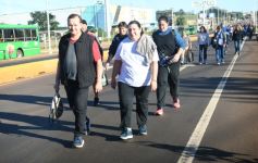 Foto de la galería: En honor a Fátima: con promesas y agradecimientos, los fieles cumplieron otra gran manifestación de fe a la Virgen