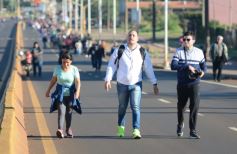 Foto de la galería: En honor a Fátima: con promesas y agradecimientos, los fieles cumplieron otra gran manifestación de fe a la Virgen