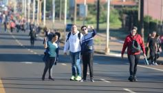 Foto de la galería: En honor a Fátima: con promesas y agradecimientos, los fieles cumplieron otra gran manifestación de fe a la Virgen