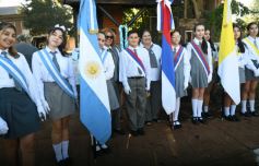 Foto de la galería: En honor a Fátima: con promesas y agradecimientos, los fieles cumplieron otra gran manifestación de fe a la Virgen