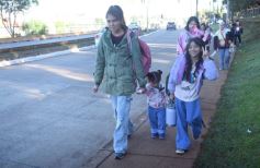 Foto de la galería: En honor a Fátima: con promesas y agradecimientos, los fieles cumplieron otra gran manifestación de fe a la Virgen