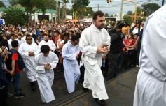 Foto de la galería: Con la devoción a Santa Rita, la ciudad rindió su fe y agradecimiento a la Patrona de las Causas Imposibles