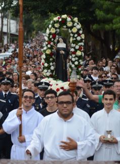 Foto de la galería: Con la devoción a Santa Rita, la ciudad rindió su fe y agradecimiento a la Patrona de las Causas Imposibles