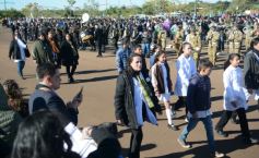 Foto de la galería: El Municipio de Garupá celebró sus 83 años con su tradicional desfile y reconocimiento a vecinos históricos