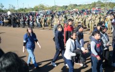 Foto de la galería: El Municipio de Garupá celebró sus 83 años con su tradicional desfile y reconocimiento a vecinos históricos