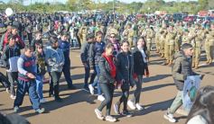 Foto de la galería: El Municipio de Garupá celebró sus 83 años con su tradicional desfile y reconocimiento a vecinos históricos