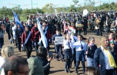 Foto de la galería: El Municipio de Garupá celebró sus 83 años con su tradicional desfile y reconocimiento a vecinos históricos