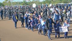 Foto de la galería: El Municipio de Garupá celebró sus 83 años con su tradicional desfile y reconocimiento a vecinos históricos