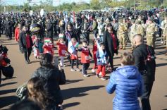 Foto de la galería: El Municipio de Garupá celebró sus 83 años con su tradicional desfile y reconocimiento a vecinos históricos
