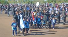 Foto de la galería: El Municipio de Garupá celebró sus 83 años con su tradicional desfile y reconocimiento a vecinos históricos