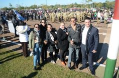 Foto de la galería: El Municipio de Garupá celebró sus 83 años con su tradicional desfile y reconocimiento a vecinos históricos