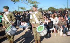 Foto de la galería: El Municipio de Garupá celebró sus 83 años con su tradicional desfile y reconocimiento a vecinos históricos