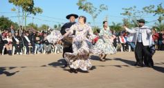 Foto de la galería: El Municipio de Garupá celebró sus 83 años con su tradicional desfile y reconocimiento a vecinos históricos
