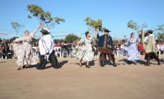 Foto de la galería: El Municipio de Garupá celebró sus 83 años con su tradicional desfile y reconocimiento a vecinos históricos