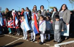 Foto de la galería: El Municipio de Garupá celebró sus 83 años con su tradicional desfile y reconocimiento a vecinos históricos