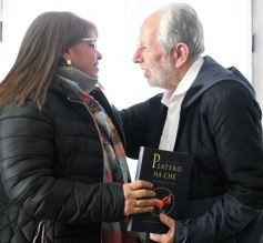 Foto de la galería: Logro cultural con sello misionero: presentaron la edición en guarani de "Platero y Yo" en Posadas