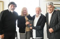 Foto de la galería: Logro cultural con sello misionero: presentaron la edición en guarani de "Platero y Yo" en Posadas